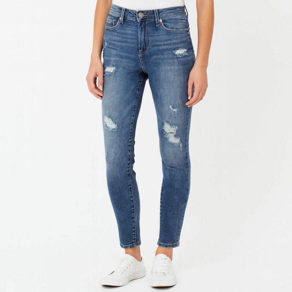 Judy Blue Relaxed Fit Busted Knee Distressed Jeans 28